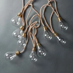 LED-Lichterkette 10 Lichter Mit Naturseil & USB-Batteriefach BULB LIGHTS In Natur 12 LED-Lichterkette 10 Lichter Mit Naturseil & USB-Batteriefach BULB LIGHTS In Natur -Einrichtungsgeschäft butlers led lichterkette 10 lichter mit naturseil and usb batteriefach bulb lights in natur 4