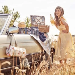 Picknickdecke L 175 X B 154cm BETWEEN FLOWERS In Creme -Einrichtungsgeschäft butlers picknickdecke l 175 x b 154cm between flowers in creme 10