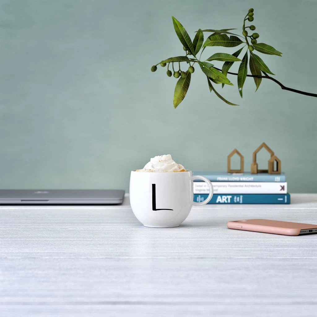 Becher L Letters In Weiß 4 Becher L Letters In Weiß – Bild 4