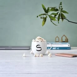 Becher S Letters In Weiß -Einrichtungsgeschäft like by villeroy and boch becher s letters in weiss 2